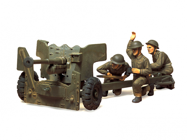 35005T Английская шестифунтовая противотанковая пушка с тремя фигурами артиллеристов. Tamiya