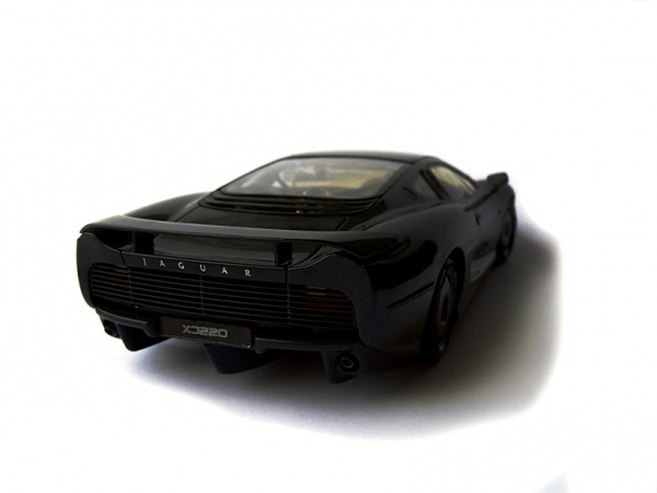 24129 JAGUAR XJ220 1992г. Tamiya