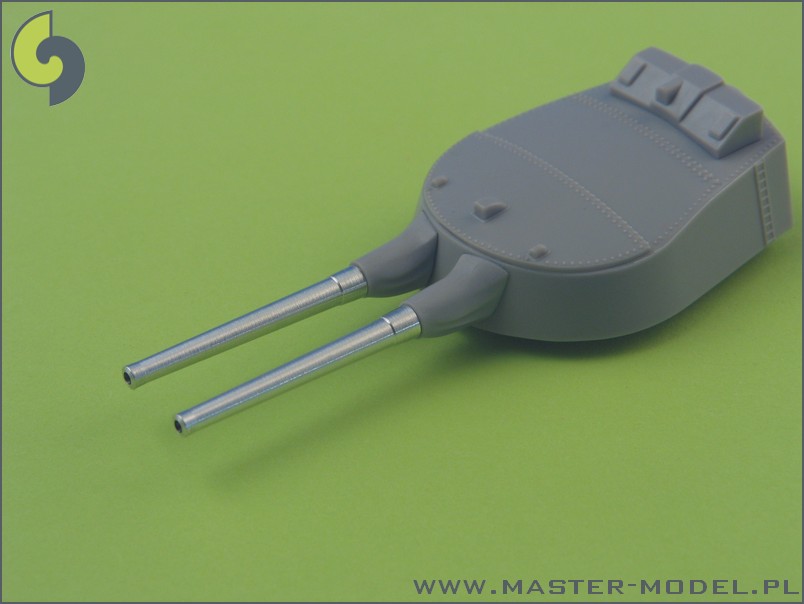 SM-350-036 Вооружение HMS Repulse - 15 дюймов (6 шт.), 4 дюйма QF (6 шт.), 4 дюйма BL (9 шт.) Стволы