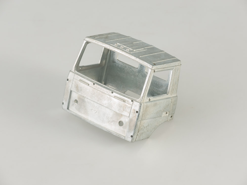 1175KIT Сборная модель МАЗ-5337 бортовой, поздний AVD Models