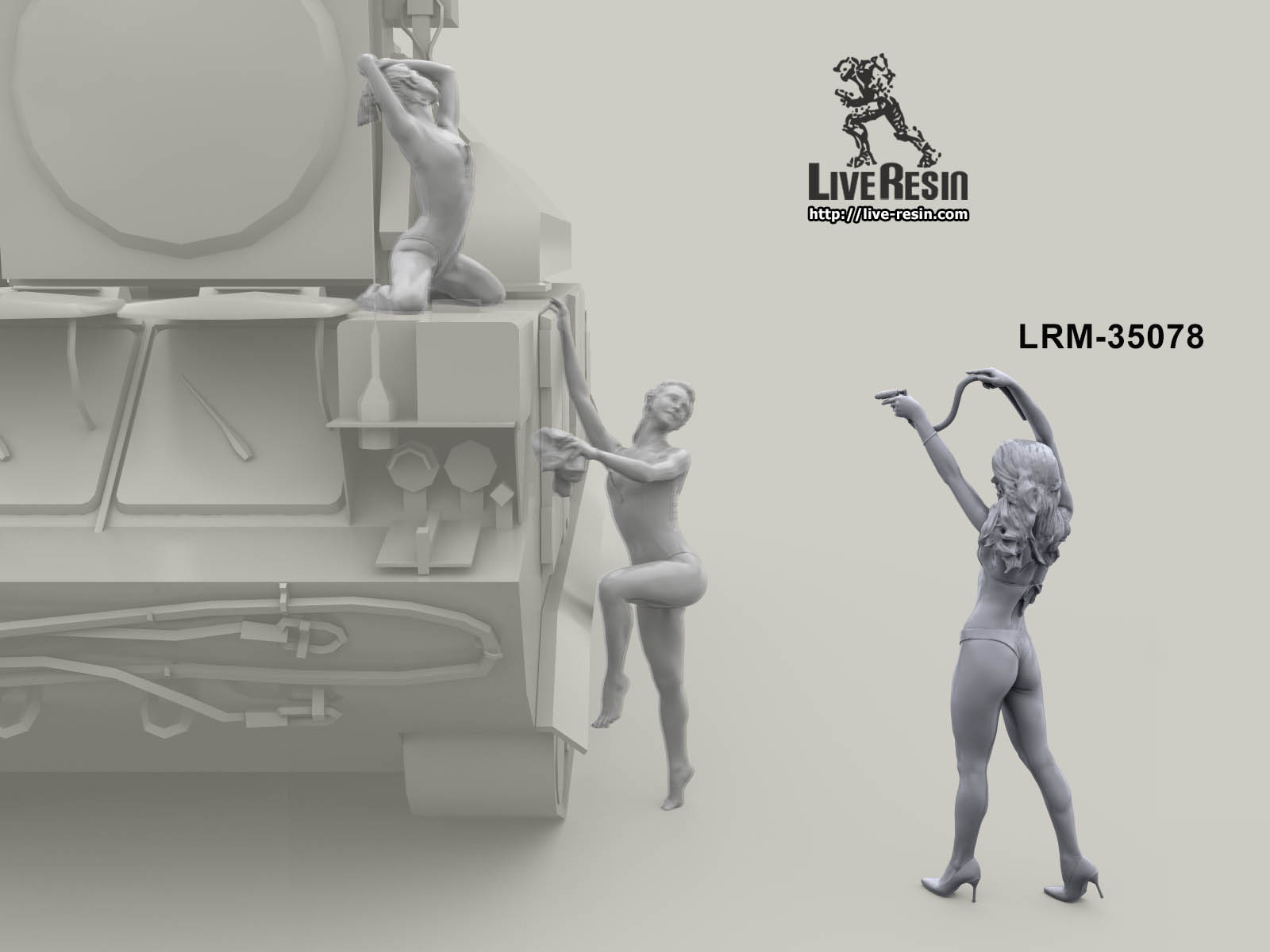 LRM35078 Мойщица техники - Девушка с садовым шлангом