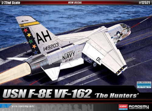 12521 Самолет USN F-8E VF-162 The Hunters  Academy