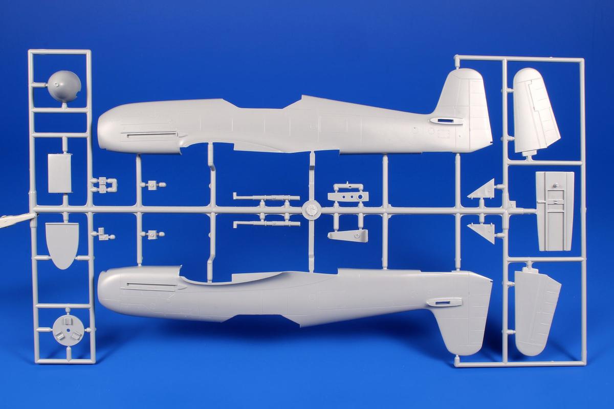 SH32045 Heinkel He 100D Soviet and Japanese Test Plane Special Hobby