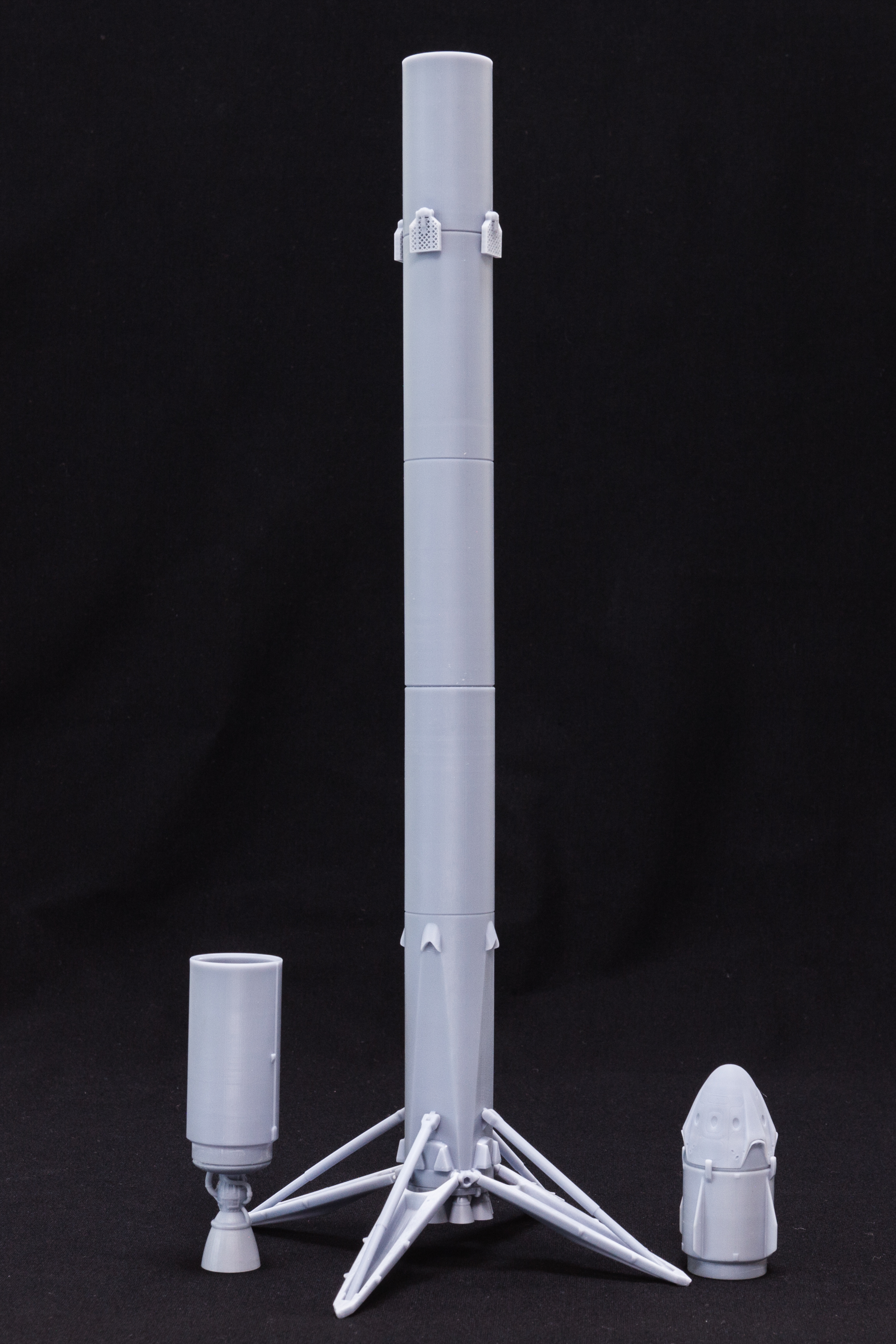 AM145042 Ракета SpaceX Фалкон 9 Falcon 9 с кораблем Crew dragon Arma Models