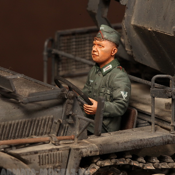 3540SOGA Driver for Sd.Kfz.10/4 SOGA Miniatures