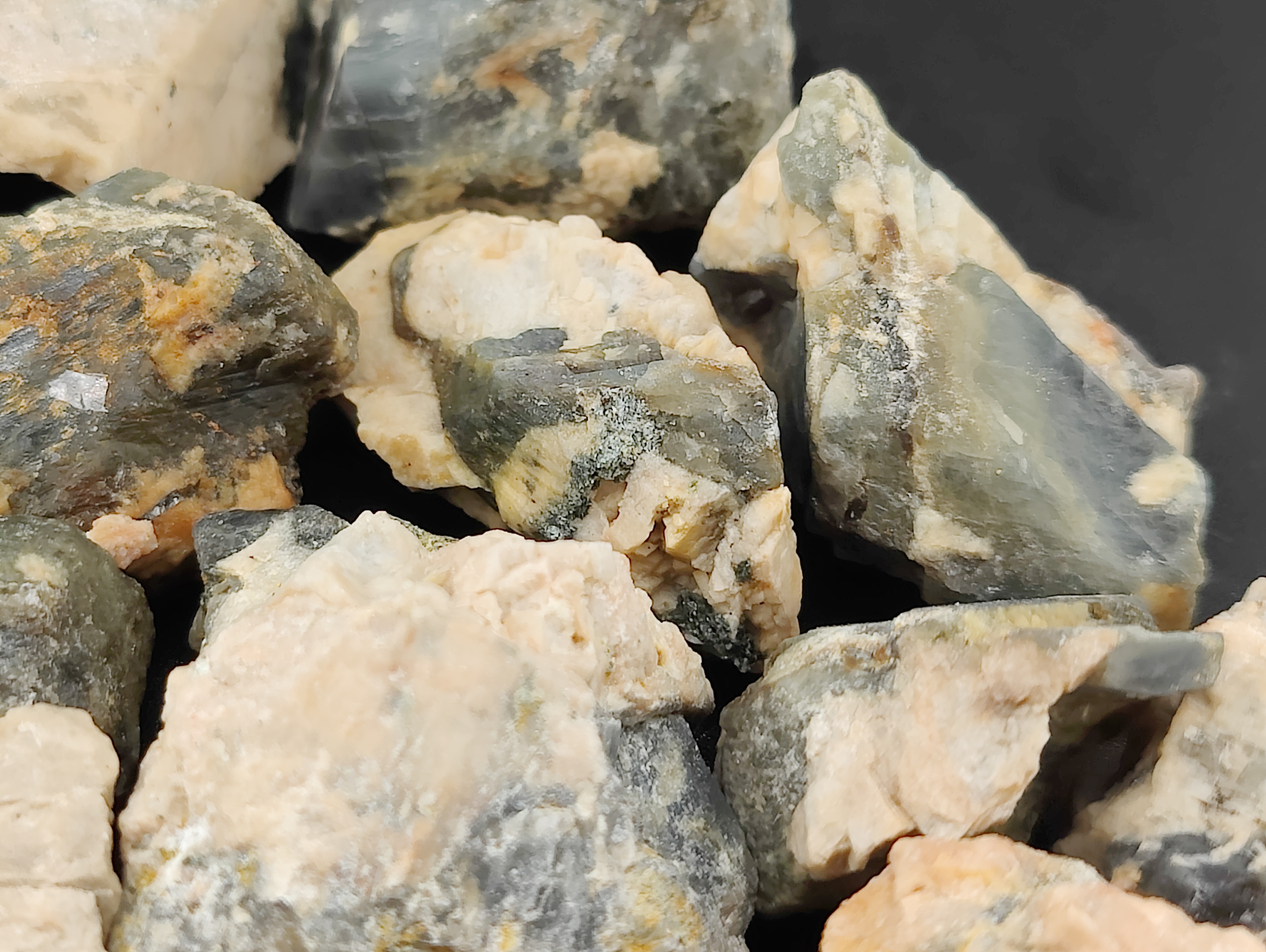 AAM0031 Природный корунд, Южный Урал