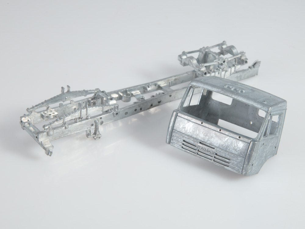 1447AVD Сборная модель КАМАЗ-6522 самосвал AVD Models