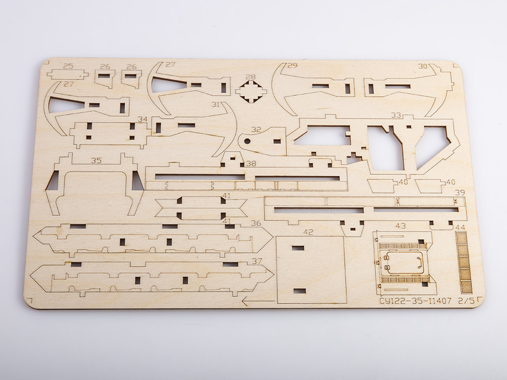 11407BAUMI Сборная модель СУ-122 Baumi