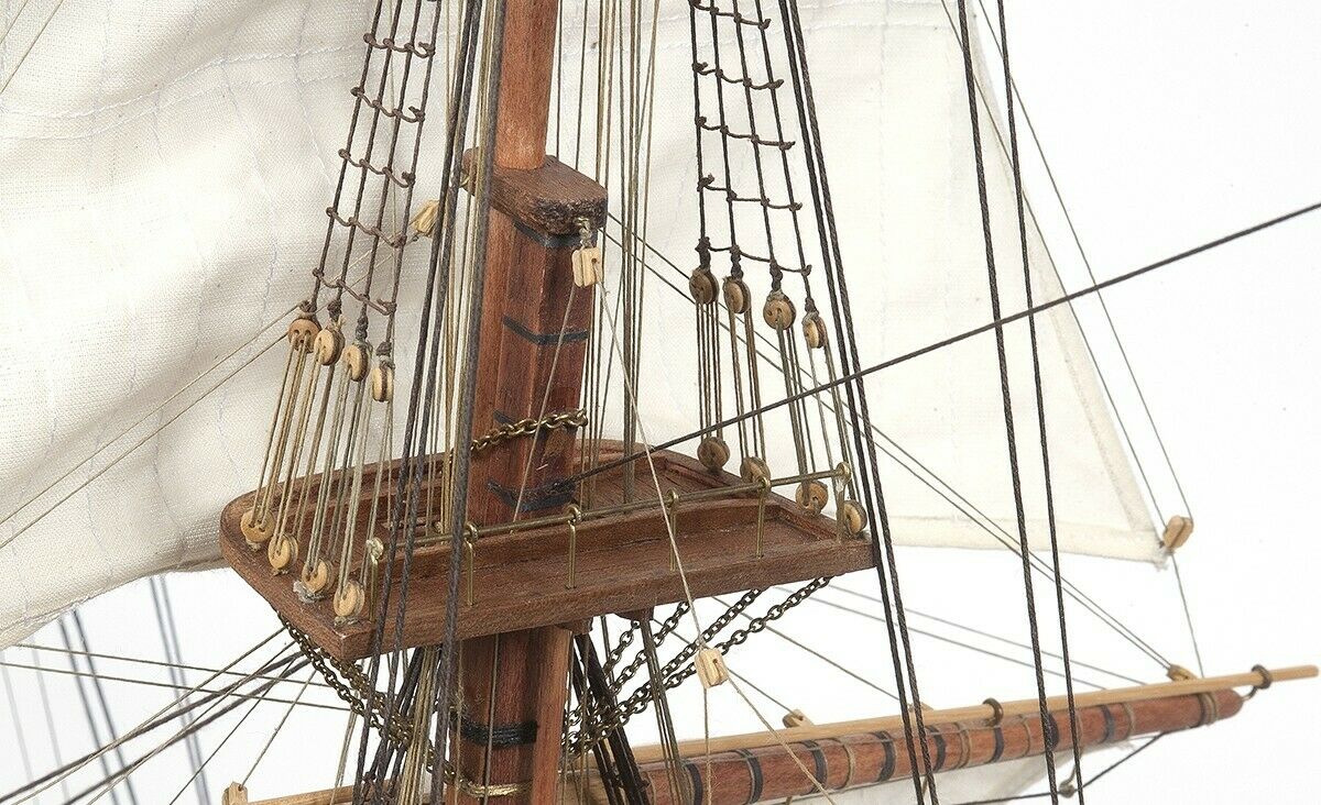 OC12005 Сборная модель корабля HMS Beagle OcCre