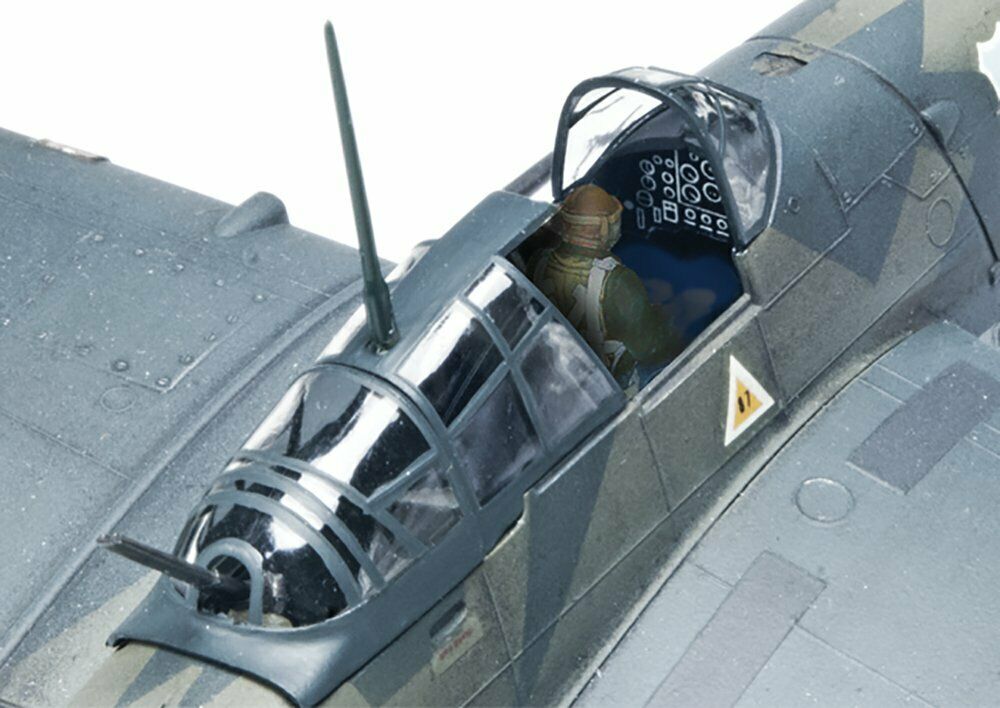 15270RE Пикирующий бомбардировщик Stuka Ju 87G-1 Revell