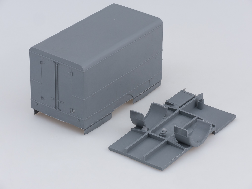 1326AVD Сборная модель МАЗ-200 Рефрижератор ЧАР-1 AVD Models