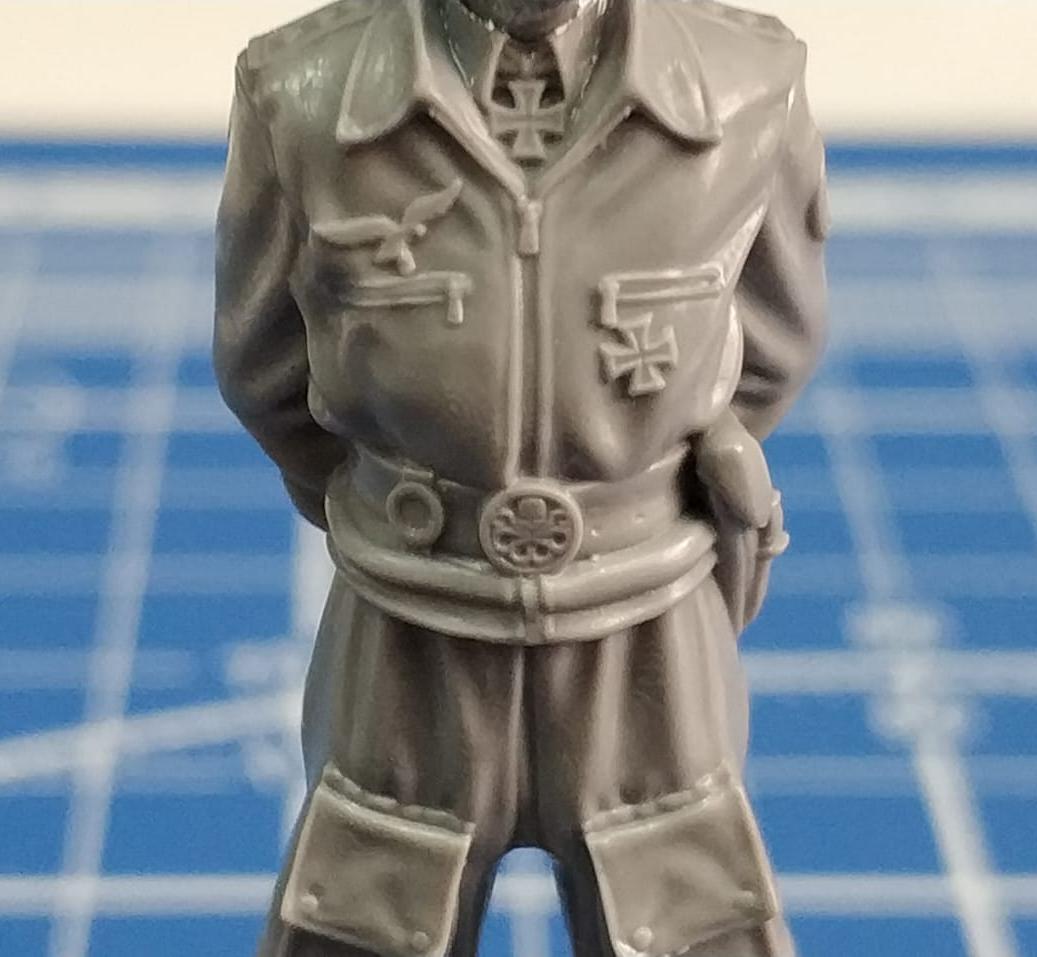 AM3557 Фигура Швайгера с сменной головой красного черепа Arma Models