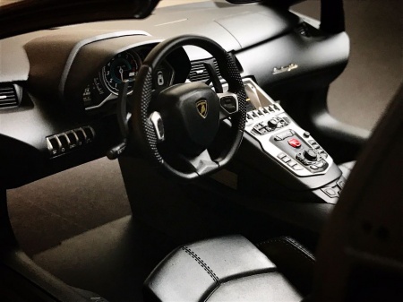 Lamborghini Aventador White Isis  (Глянцевый белый)