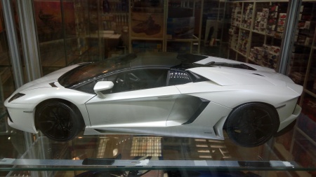 HK104 Lamborghini Aventador Roadster Bianco Canopus (Полуматовый белый)