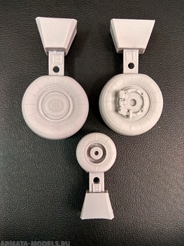 AM4827 Колеса под нагрузкой для Су-27С, 27УБ 1/48