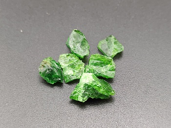 AAM0026 Хромдиопсид "Якутский изумруд" 5 грамм