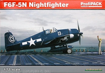 7079 Самолет F6F-5N Nightfighter Hellcat